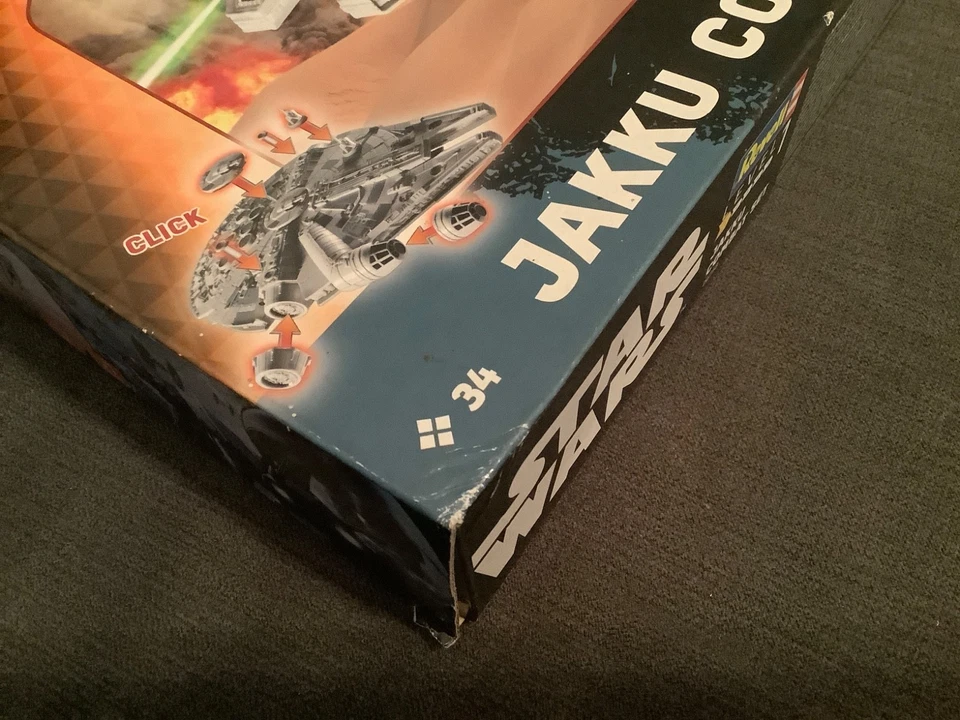 Revell Star Wars Jakku Combat Set New Plastic Model Build & Play + Light & Sound - Image 2 of 3