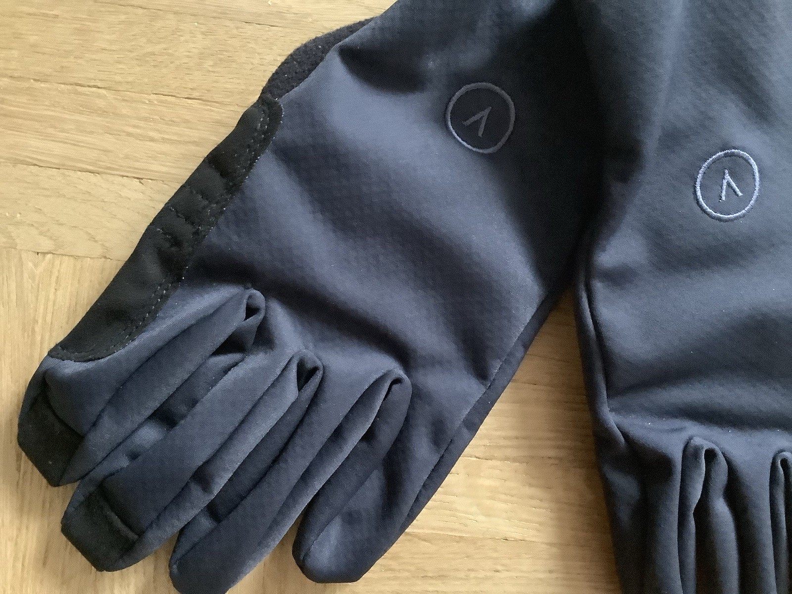 Vulpine Soft shell Unisex Long Finger Gloves Black S Cycling Commute Touring Bik image 5
