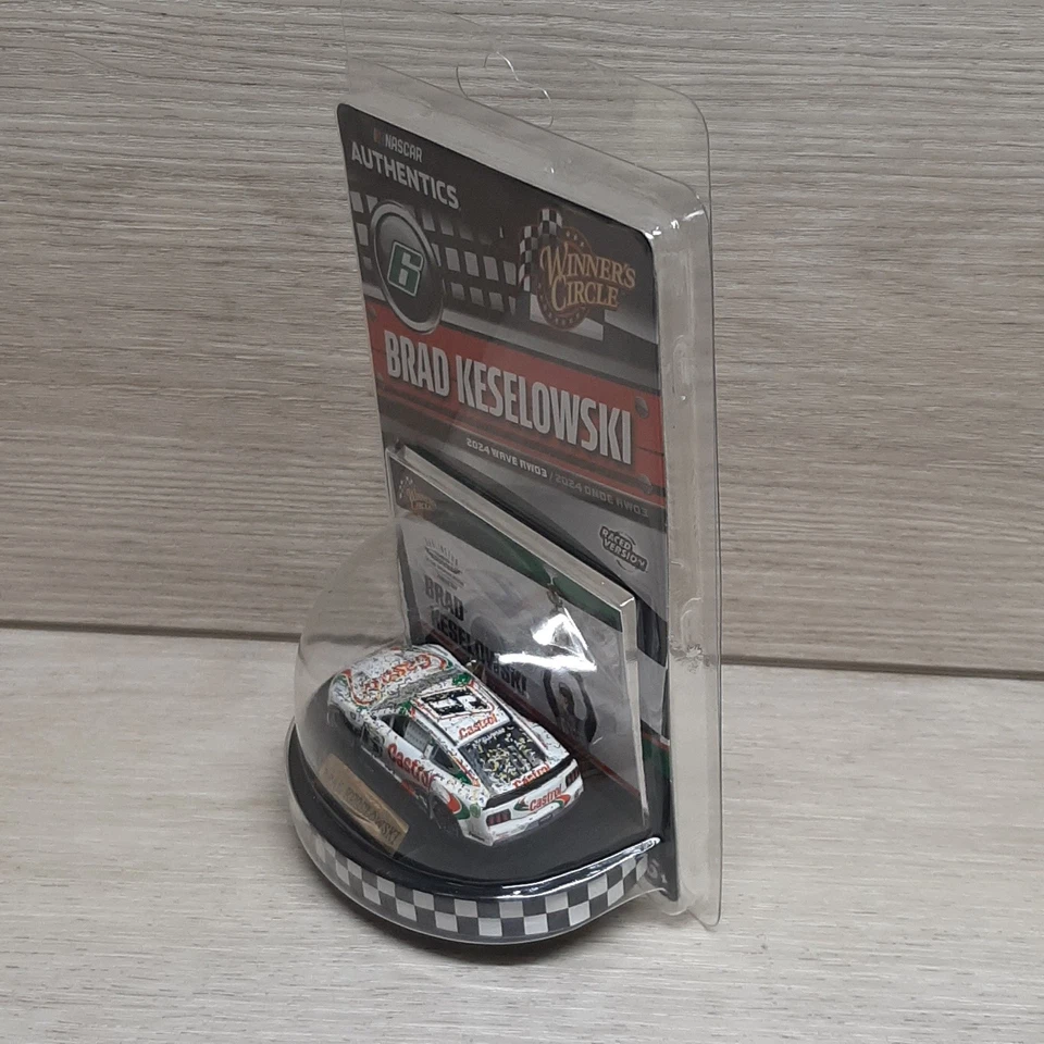 Winner's Circle #6 Brad Keselowski 2024 Castrol NASCAR 1:64 Carrera Lionel Racing Foto 4 de 4