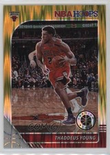 2019 Panini NBA Hoops Premium Stock Gold Flash Prizm 4/10 Thaddeus Young #78 3c7