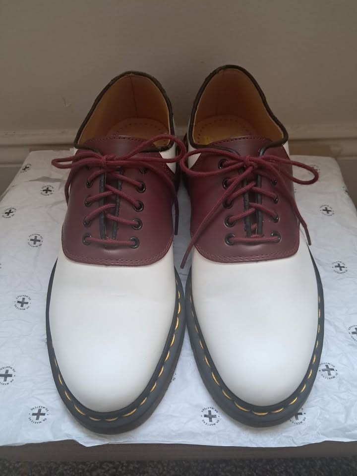 RARE Dr. Martens Rafi White & Burgundy Oxford Shoes Great Condition