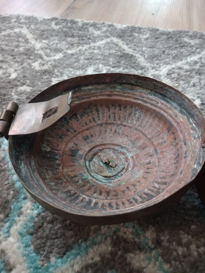 Antigua olla india de cobre Foto 3 de 4