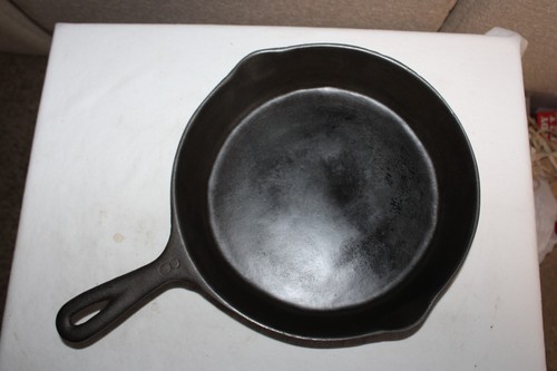 Martin Stove & Range #8 Cast Iron Skillet Hamburger Logo w/ Heat Ring - Picture 13 of 24
