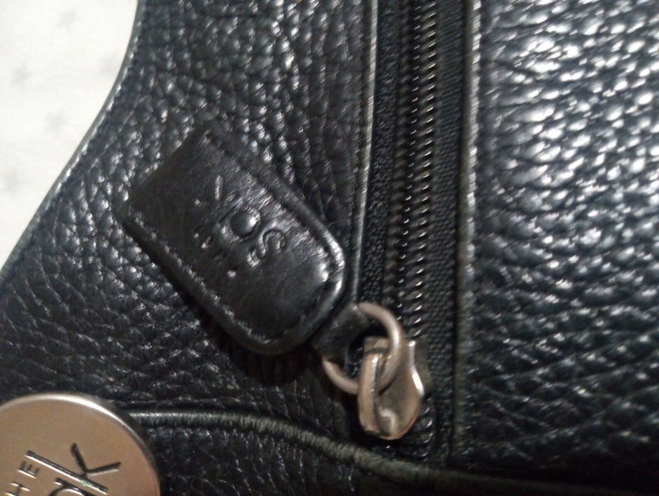 The SAK Black Pebbled Leather Purse Crossbody Messenger Shoulder Bag