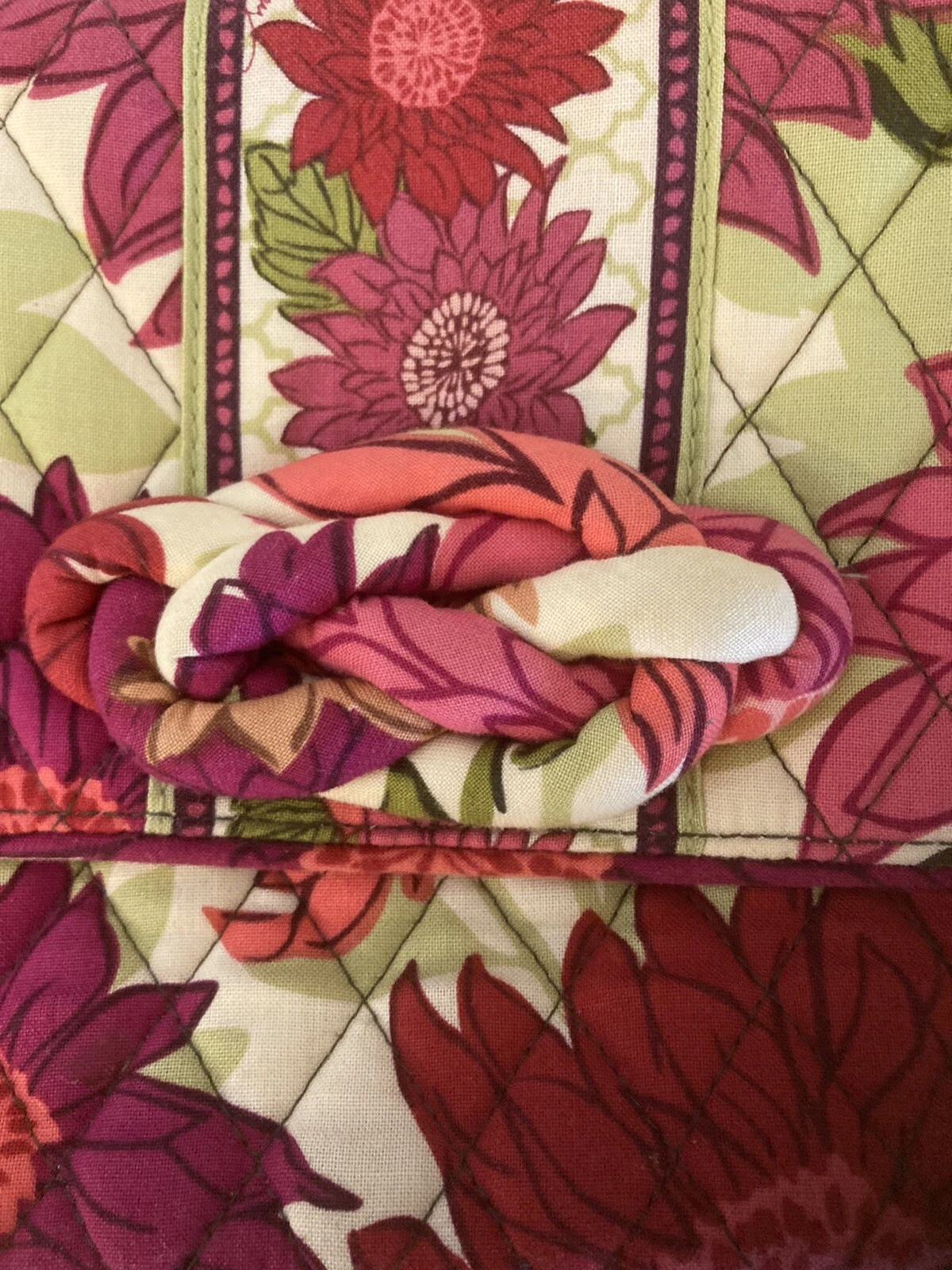 "Borsa Vera Bradley rosa floreale tracolla nodo solo una pochette ""Hello Dahlia"