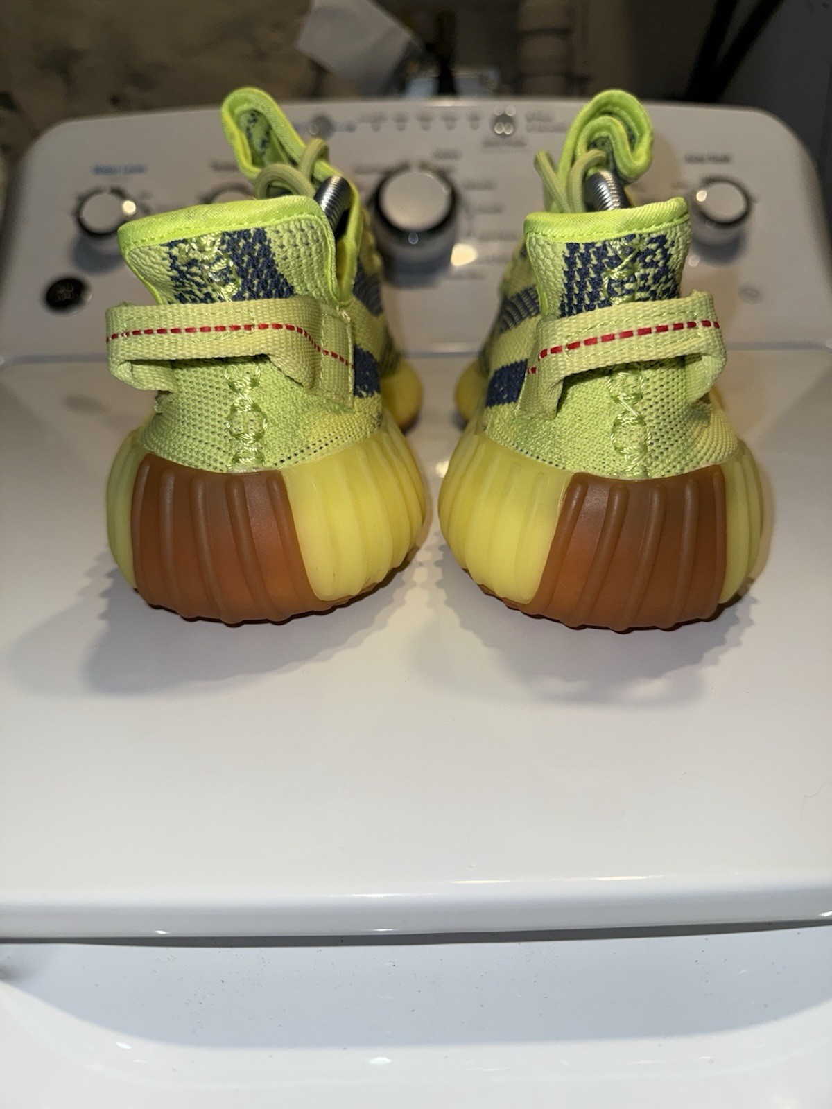 adidas Yeezy Boost 350 V2 Semi-Frozen Yellow thumbnail 4