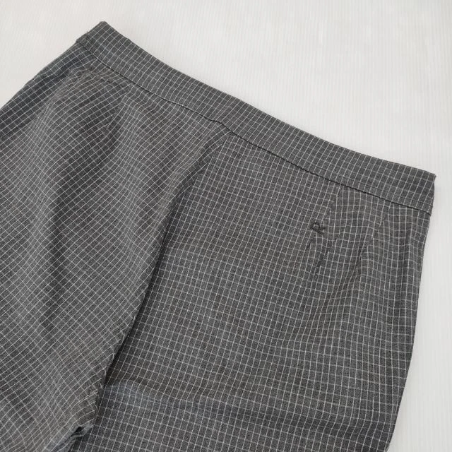 Pantalones grises ajustados elásticos 45R para hombre usados Foto 4 de 4