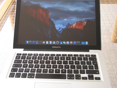 MacBook Pro 13" 2009 A1278 Ersatzteile oder Reparatur.