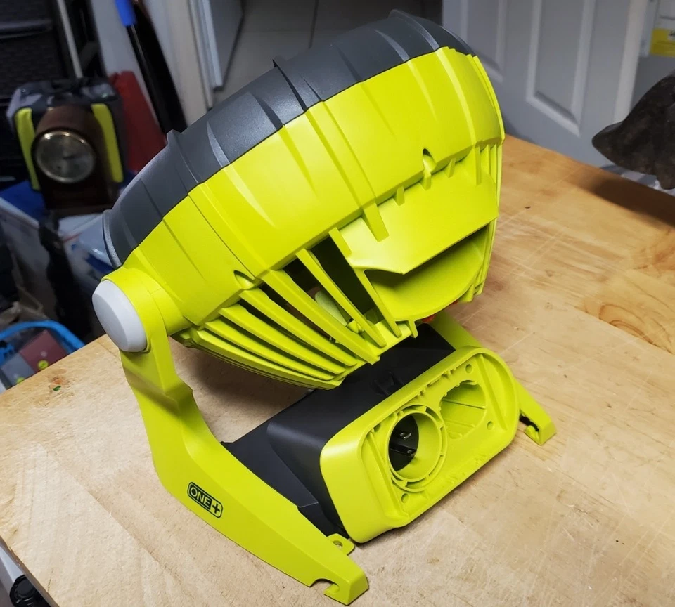 Ventilador híbrido de 2 velocidades inalámbrico o con cable Ryobi P3320 18V ONE+ Foto 2 de 4