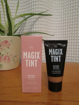 Avon fmp Magix Tint Natural Tinted Moisturizer 1 fl oz Medium NEW