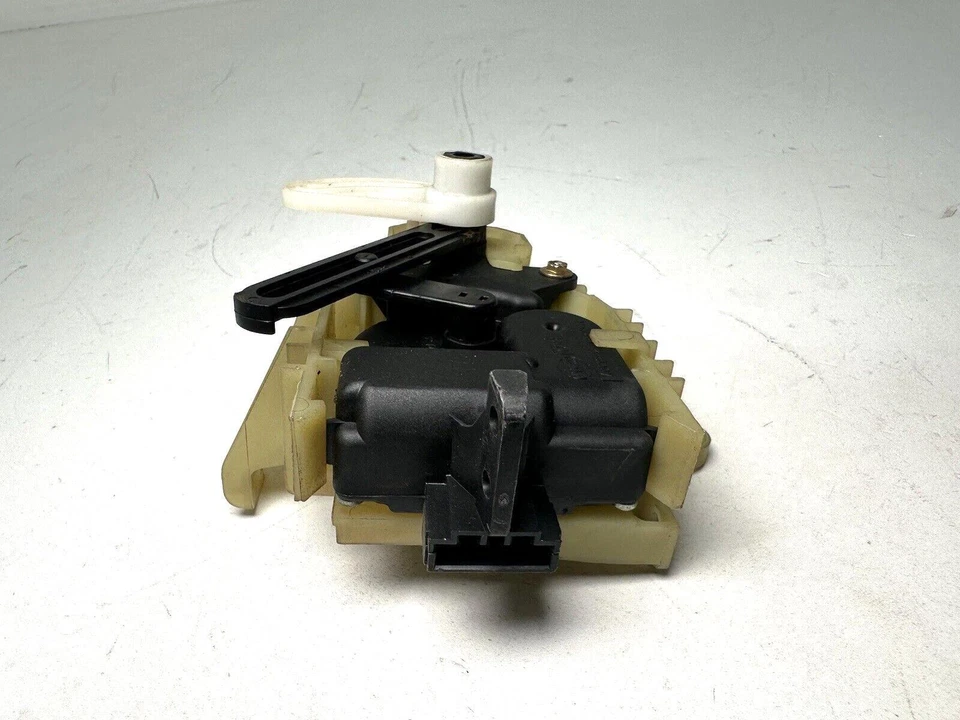 Actuador/motor de entrada de aire de climatización Volkswagen Passat 2002-2005 Foto 3 de 4