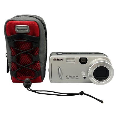 SONY DSC-P52 Cyber-shot 3.2 Mega Pixels Kompaktkamera Silber Point Shoot DEFEKT