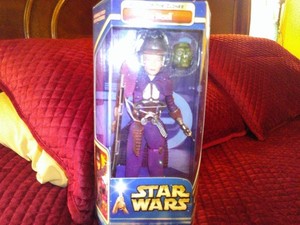 Vintage 2002 Star Wars Atack of The Clones "Zam Wesell" (NEW)
