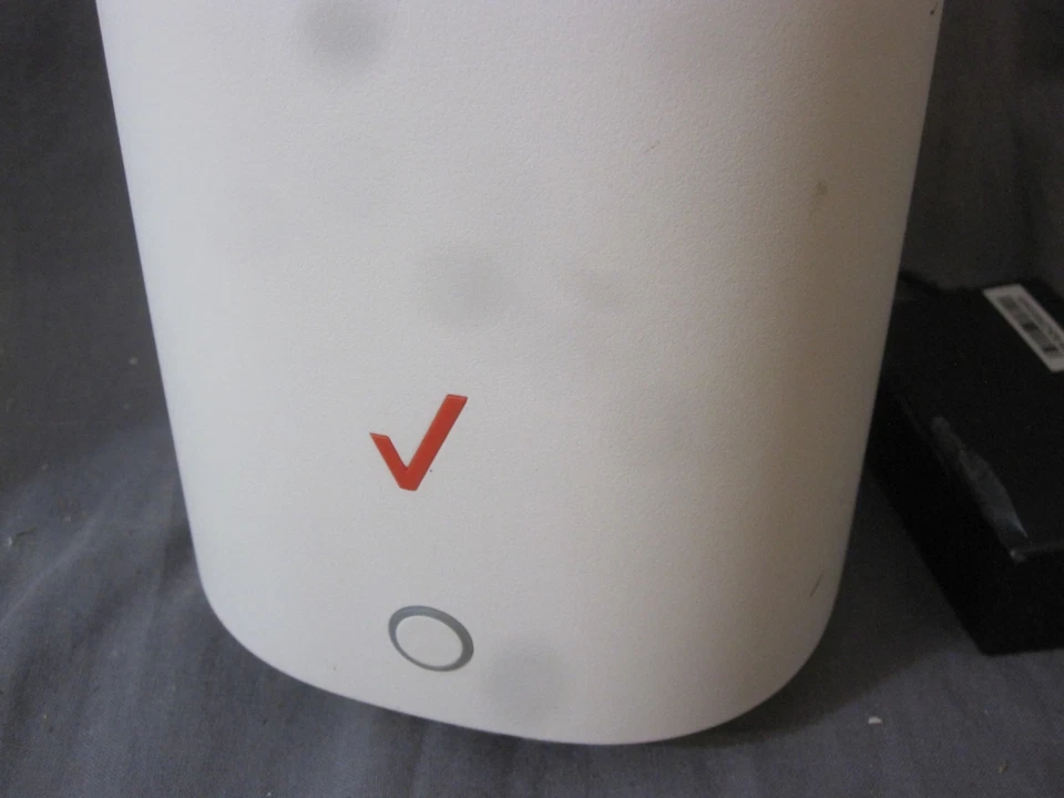 Verizon G3100 Fios Home Wireless WiFi Tri-Band Router w Power Supply - Image 2 of 4