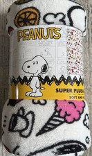 PEANUTS Snoopy Snacks Cozy Soft Warm Super Soft Throw Blanket NEW