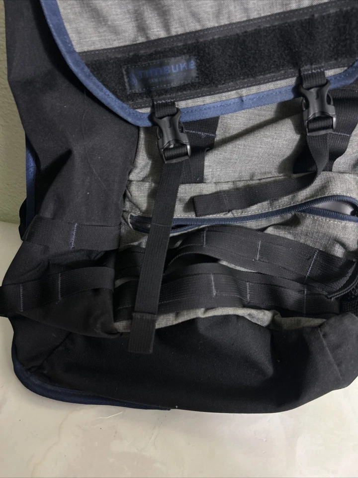 Timbuk2 Rogue TIMBUK2  Laptop Commuter Backpack w/ bottle opener Gray Black - Image 2 of 4