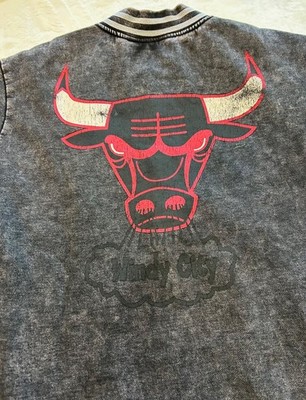 Chicago Bulls Varsity ''Distressed Denim'' Look Jacket by Mitchell & Ness - Large