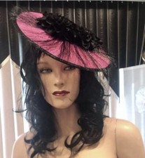 STUNNING CUSTOME MADE FASCINATOR IN FUSHIA STRAW W/BLACK COMBO-ELASTIC HOLD