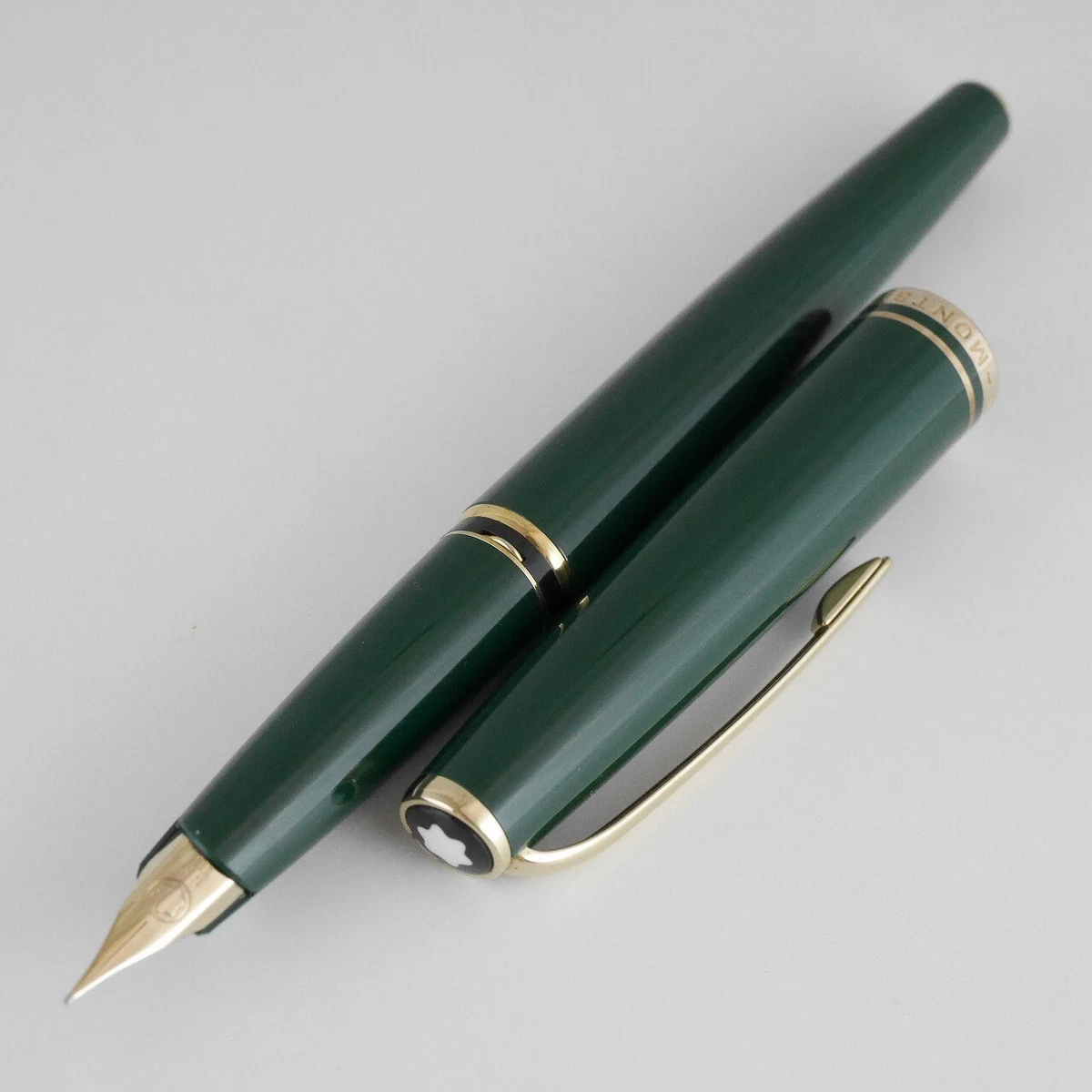 Used montblanc fountain pens hot sale