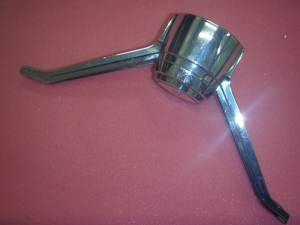 Pontiac 65 66 Grand Prix 1965 1966 Catalina Bonneville anillo de bocina del volante Foto 3 de 4