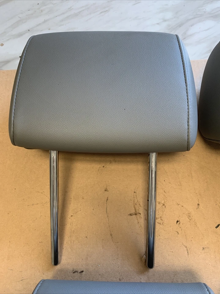 Кожаные передние и задние подголовники для GMC Sierra 2014-2016 годов выпуска с двойной кабиной левые и правые серые O - Изображение 2 из 4