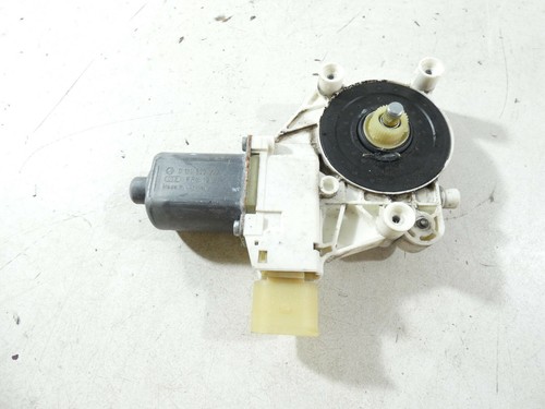 BMW  1er 5 Türer BJ 2007 Fensterhebermotor vorne rechts 6927028 ohne Steuergerät