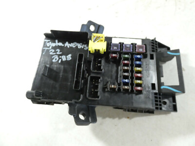Toyota Avensis T22 BJ 1998 Sicherungskasten 1,8l Benzin 82730 05010