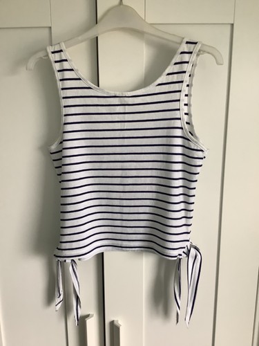 New Look Woman's Crop T - Shirt Size 12 - Picture 2 of 4