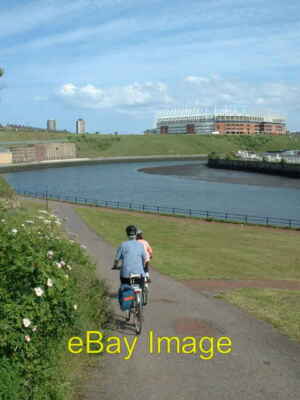 Photo 6x4 The C2C cycle route dropping down to the River Wear Sunderland c2003