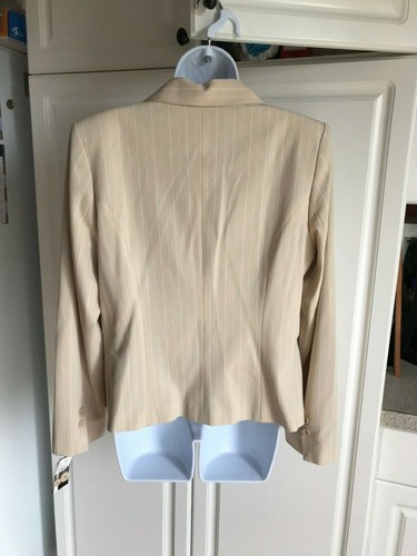 New Women's AB Studio Blazer Size 12 Sand Color with Lines - Picture 7 of 8
