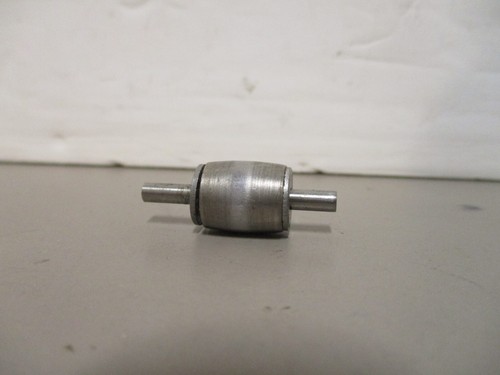 Rodillo de rueda base 7/16"" x 1/2"" para cortador de tela eléctrico vintage Wolf modelo R - Imagen 4 de 8