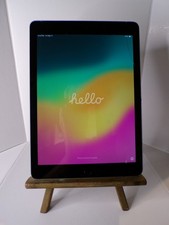 Apple iPad 6th Gen Grey 9.7   2018 A1893 32GB  Wi-Fi  Cracked Screen  Works