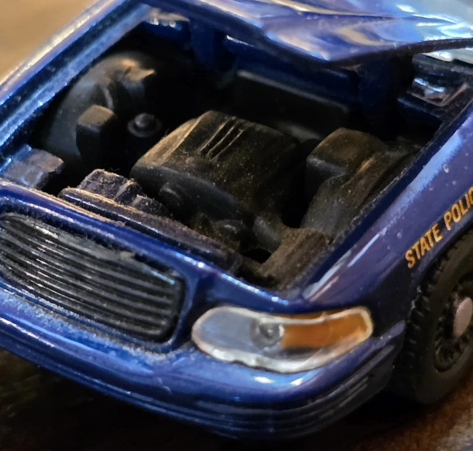 1:64 Spec Cast 3¼" 2001 Ford Crown Victoria West Virginia State Patrol - Image 3 of 4