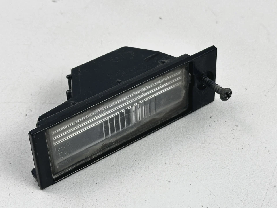 HYUNDAI TUCSON 15-18 OFFSIDE RIGHT REAR NUMBER PLATE LIGHT LAMP OEM 92501-D3000 - Image 3 of 4