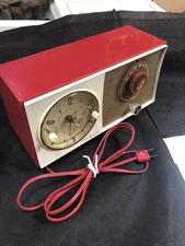 Vtg 1960s General Electric GE AM Tube Radio Clock MCM Corvette Red & Wte Plastic