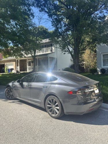 2015 Tesla Model S 70D