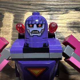 LEGO Marvel Super Heroes Sentinel Figure