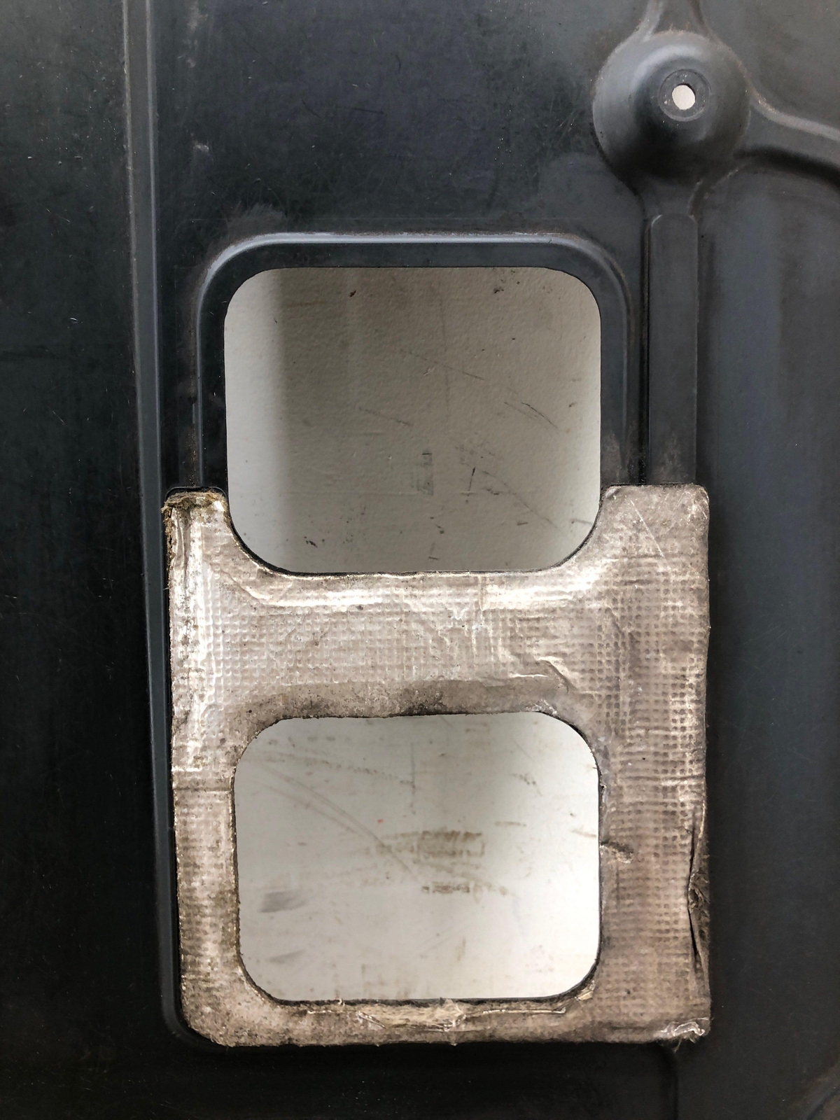 ASTON MARTIN RAPIDE FRONT UNDERBODY SPLASH SHIELD GUARD TRIM COVER PANEL OEM