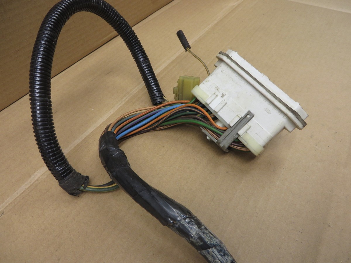 LINCOLN MARK VII 87 88 89 AIR SUSPENSION ECU PIGTAIL CONNECTOR oem