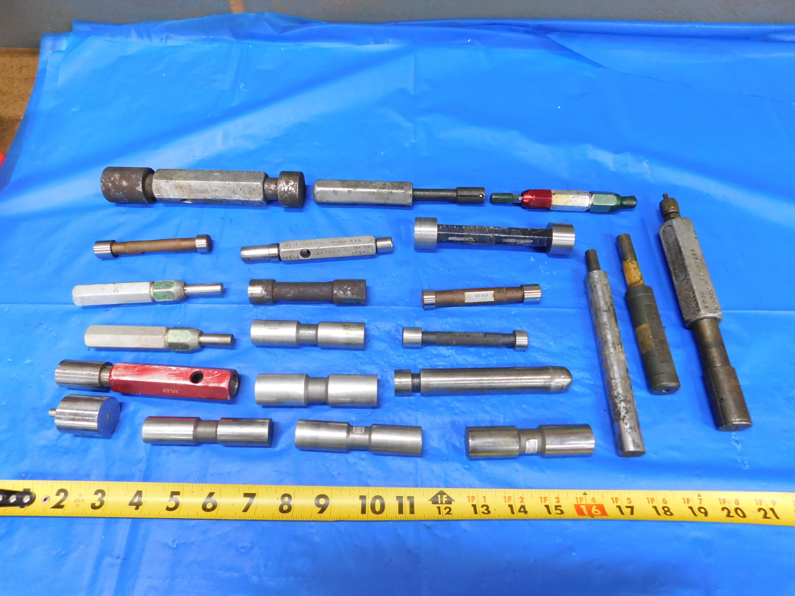 LOT OF PLAIN PLUG GAGES PINS MEMBERS HANDLES GO NO GO TAPERLOCK