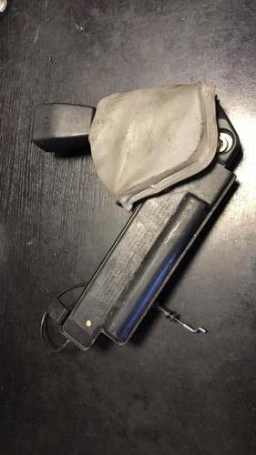 BMW E32 740i E34 535i 535i Sicherheitsgurtempfänger VORNE RECHTS Prt 8127712