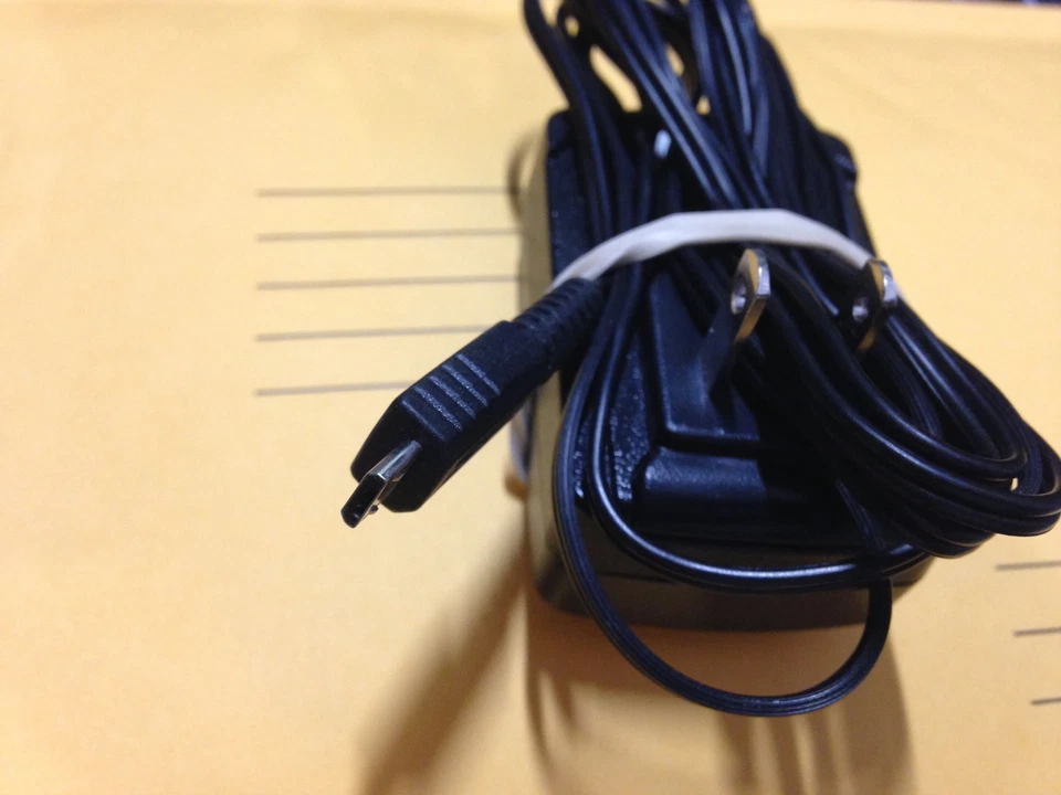 Cargador de hogar para BlackBerry Storm 9500   Foto 2 de 2