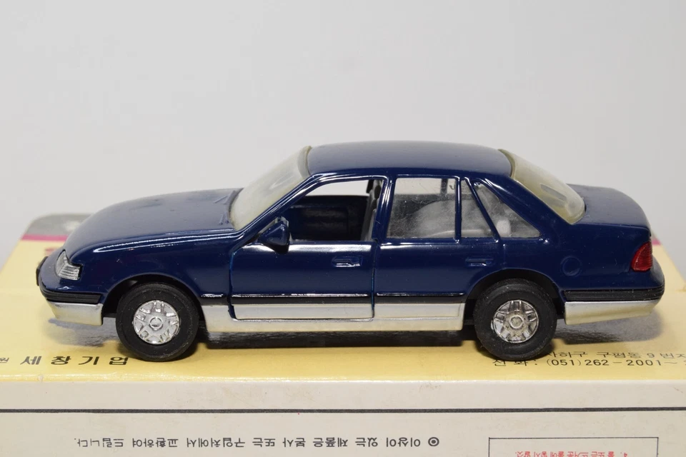 B23 1:35 金星玩具 迷你汽车 韩国 DAEWOO Prince Brougham 蓝色 完好带盒 非常罕见! — 第 3/4 张图片