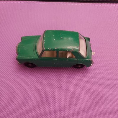 Lesney Matchbox #64 MG 1100 Sedan Driver + Dog plastic wheels 1966 