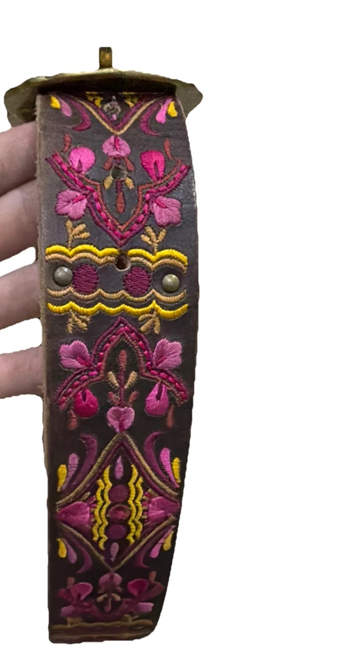 Lucky Brand Brown Leather Belt Red Embroidery size medium Gold Buckle - Image 3 of 4