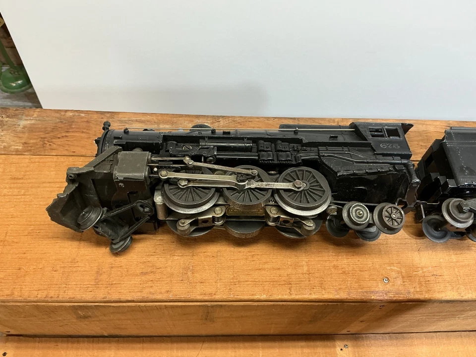 LIONEL POSTWAR 675 STEAM LOCOMOTIVE AND 6466W COAL WHISTLE TENDER** TESTED/RUNS - Image 2 of 4