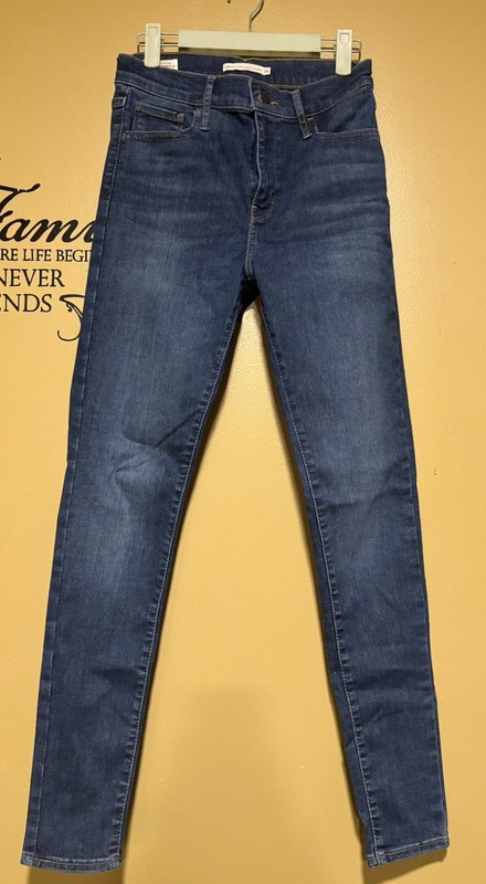 Levi’s 720 Women’s High Rise Super Skinny 28