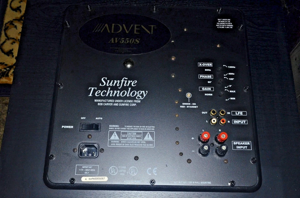 ADVENT AV550S Subwoofer 15 pulgadas CARVER SUNFIRE Amplificador Monster Sub Negro COMO NUEVO ÚNICO DUEÑO Foto 4 de 4