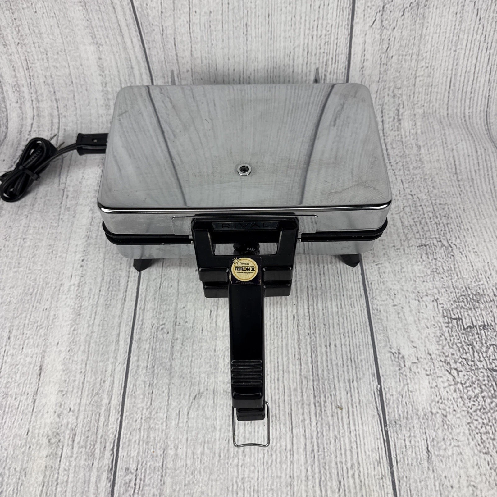 Rival Teflon II Pizzelle Cookie Maker Waffle 95/2 1000W Tested Clean Yummy!!