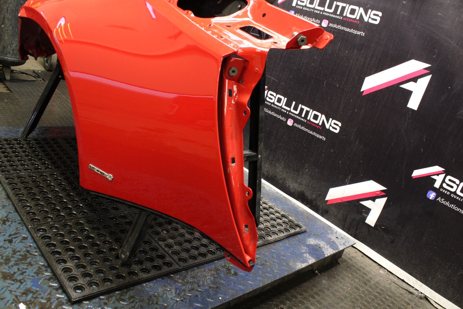 Lamborghini Huracan Coupe Right Quarter Panel RH 4T8809602E COLOR Z3M **DAMAGE**